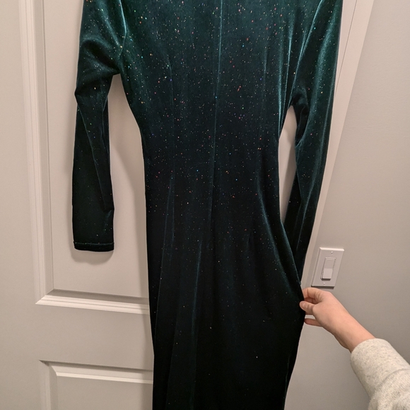 Perfect Holiday / Christmas Dress - Picture 5 of 6